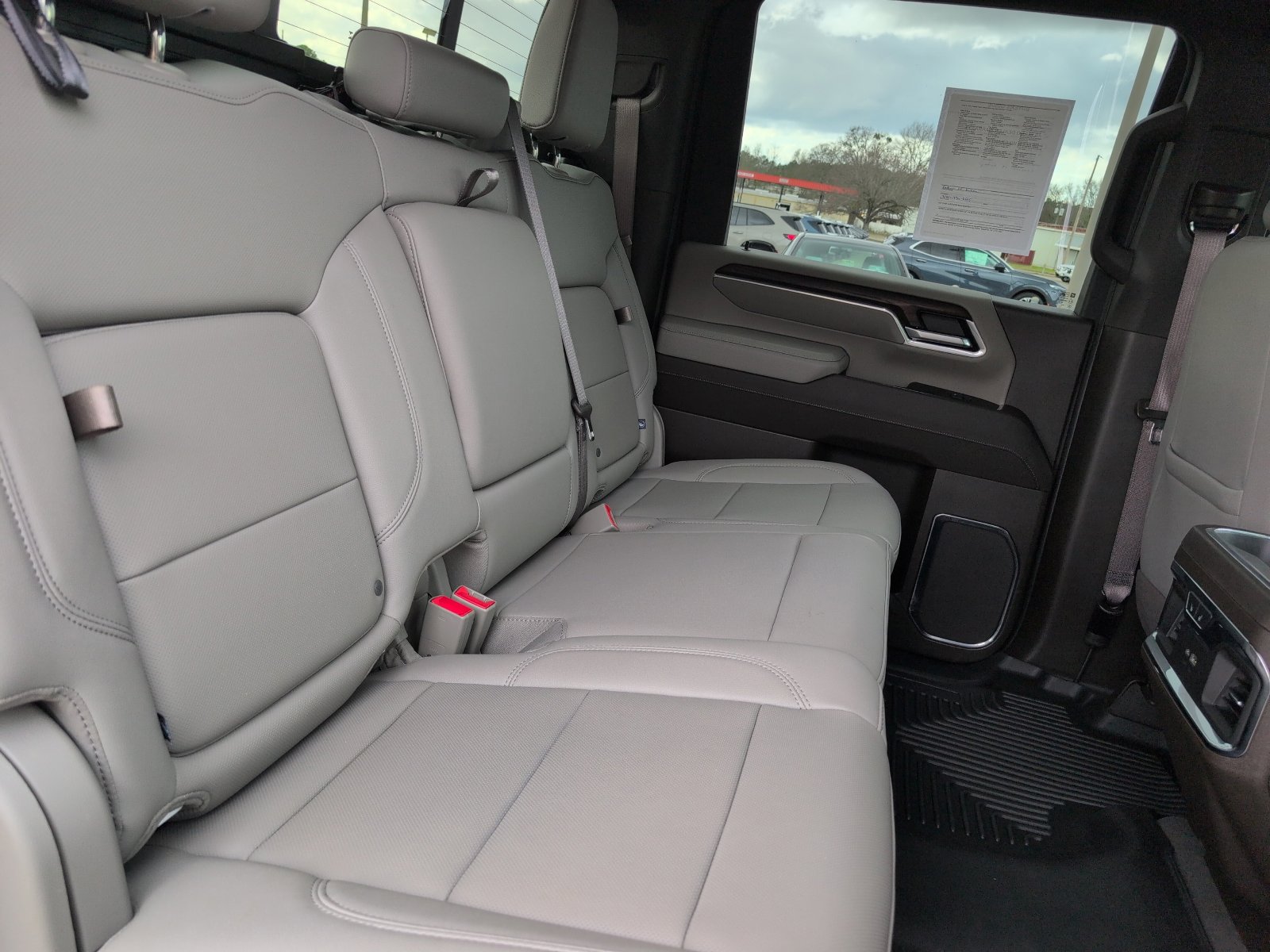 Used 2024 GMC Sierra 2500 SLT w/ SLT Premium Package image 17