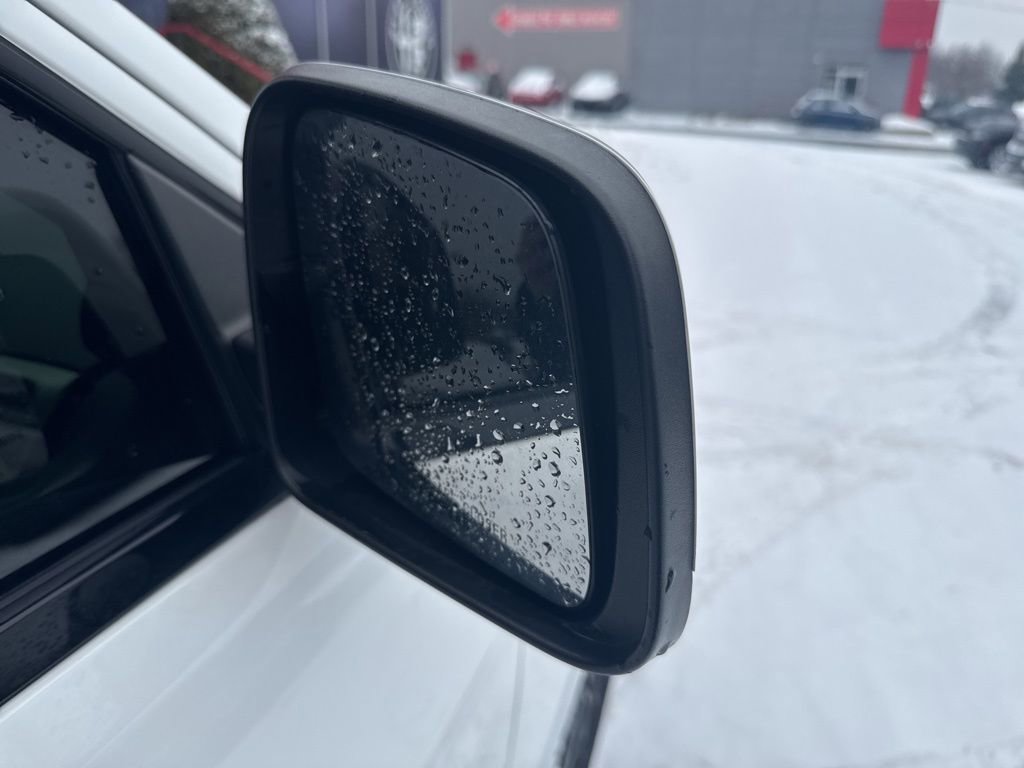 Used 2018 Jeep Grand Cherokee Altitude image 18