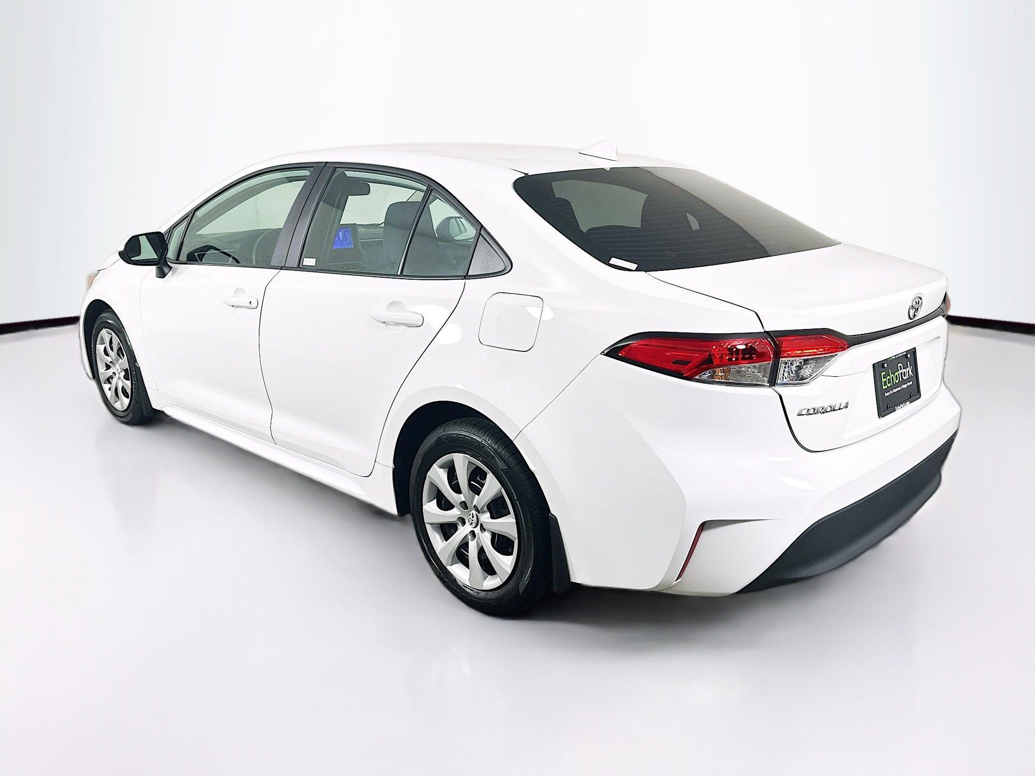 Used 2025 Toyota Corolla LE image 5