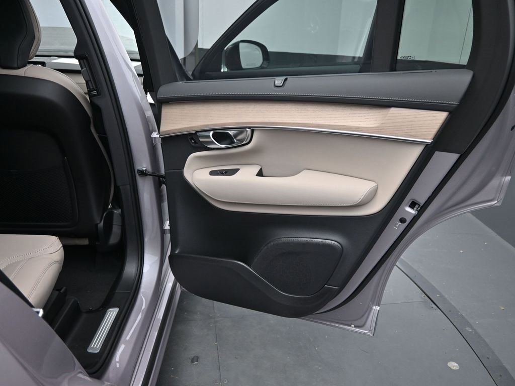 New 2026 Volvo XC90 B6 Ultra image 34