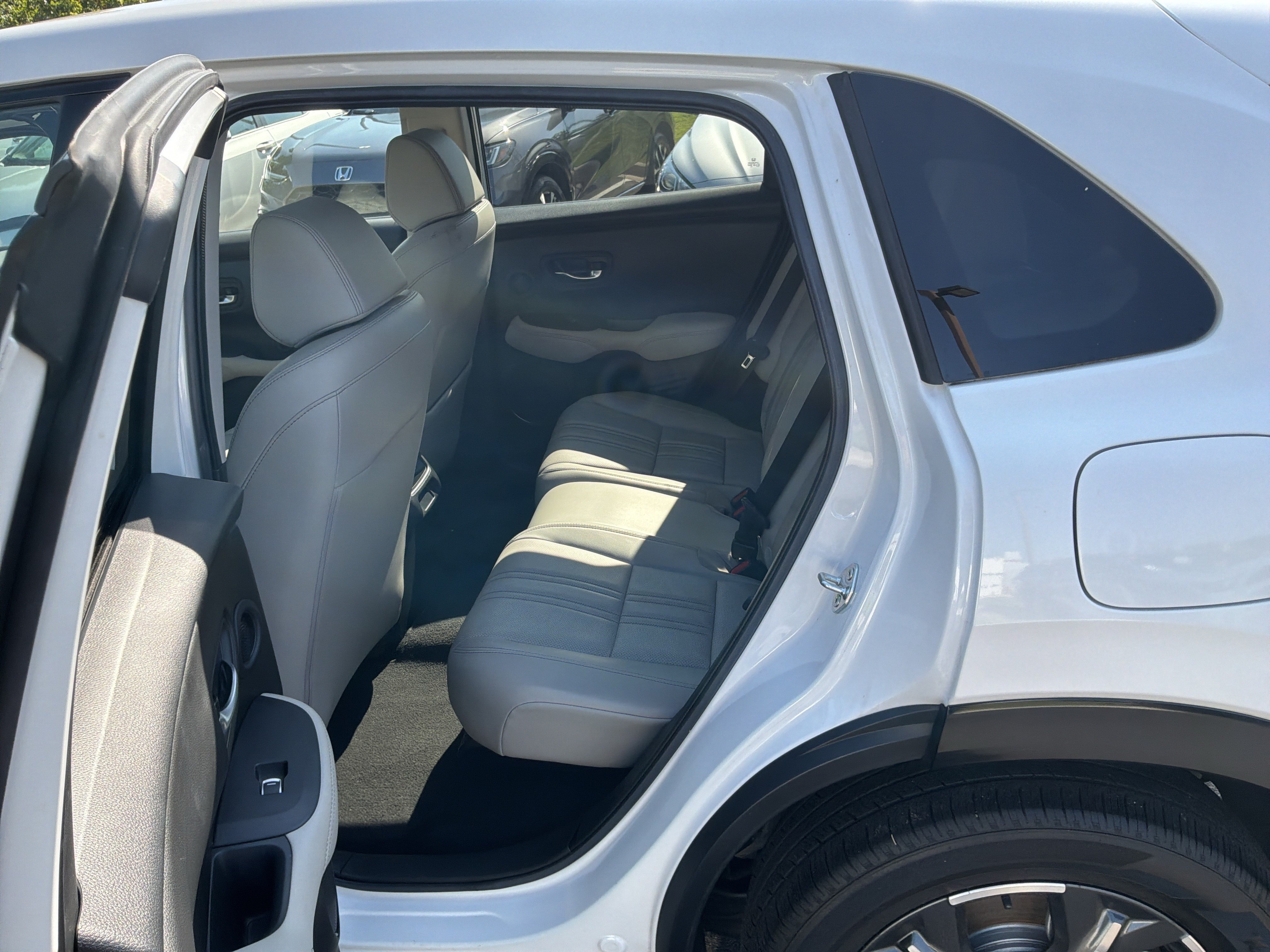 Used 2025 Honda HR-V EX-L image 31