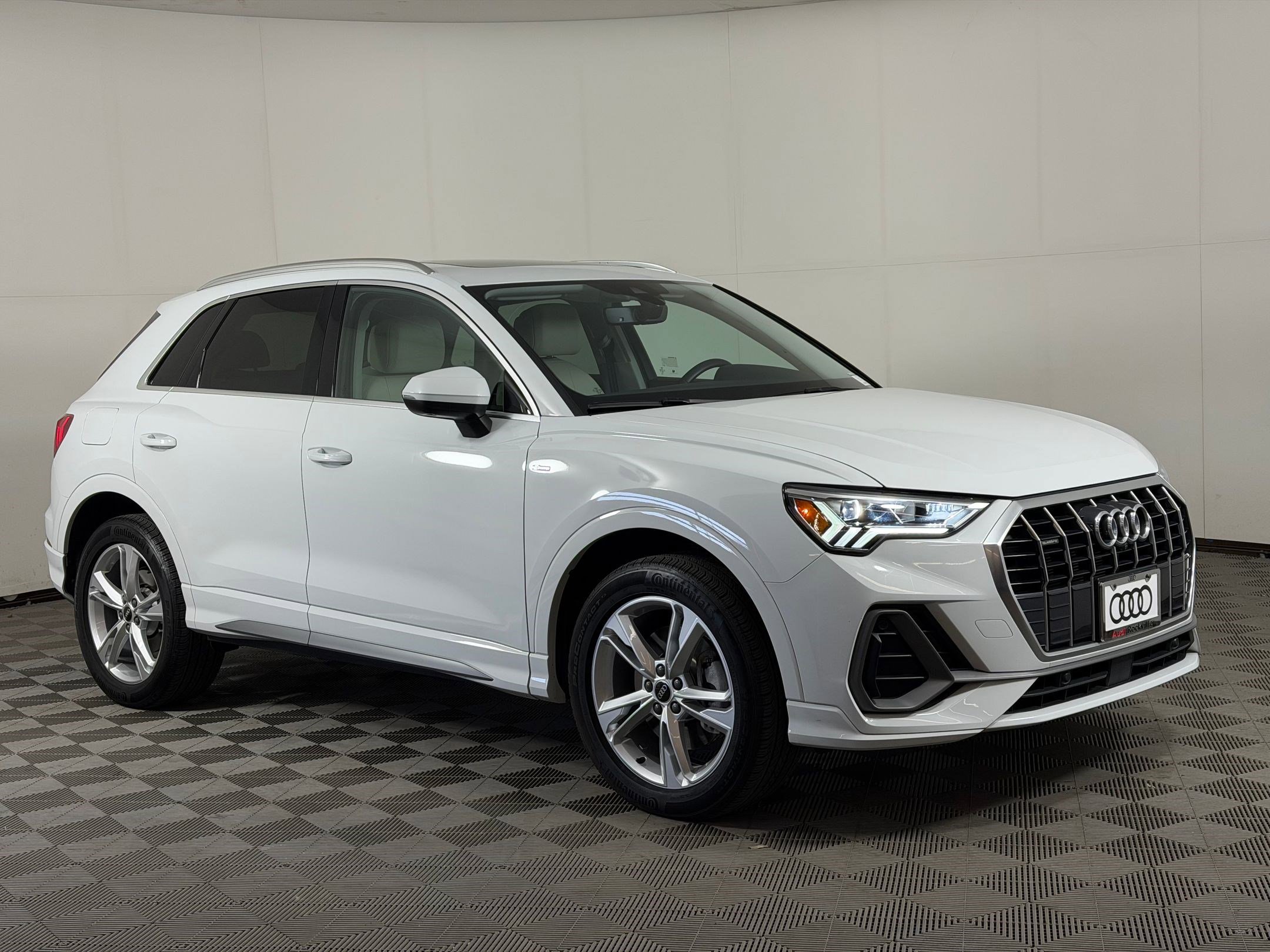 Certified 2024 Audi Q3 2.0T Premium Plus AWD/4WD image 7