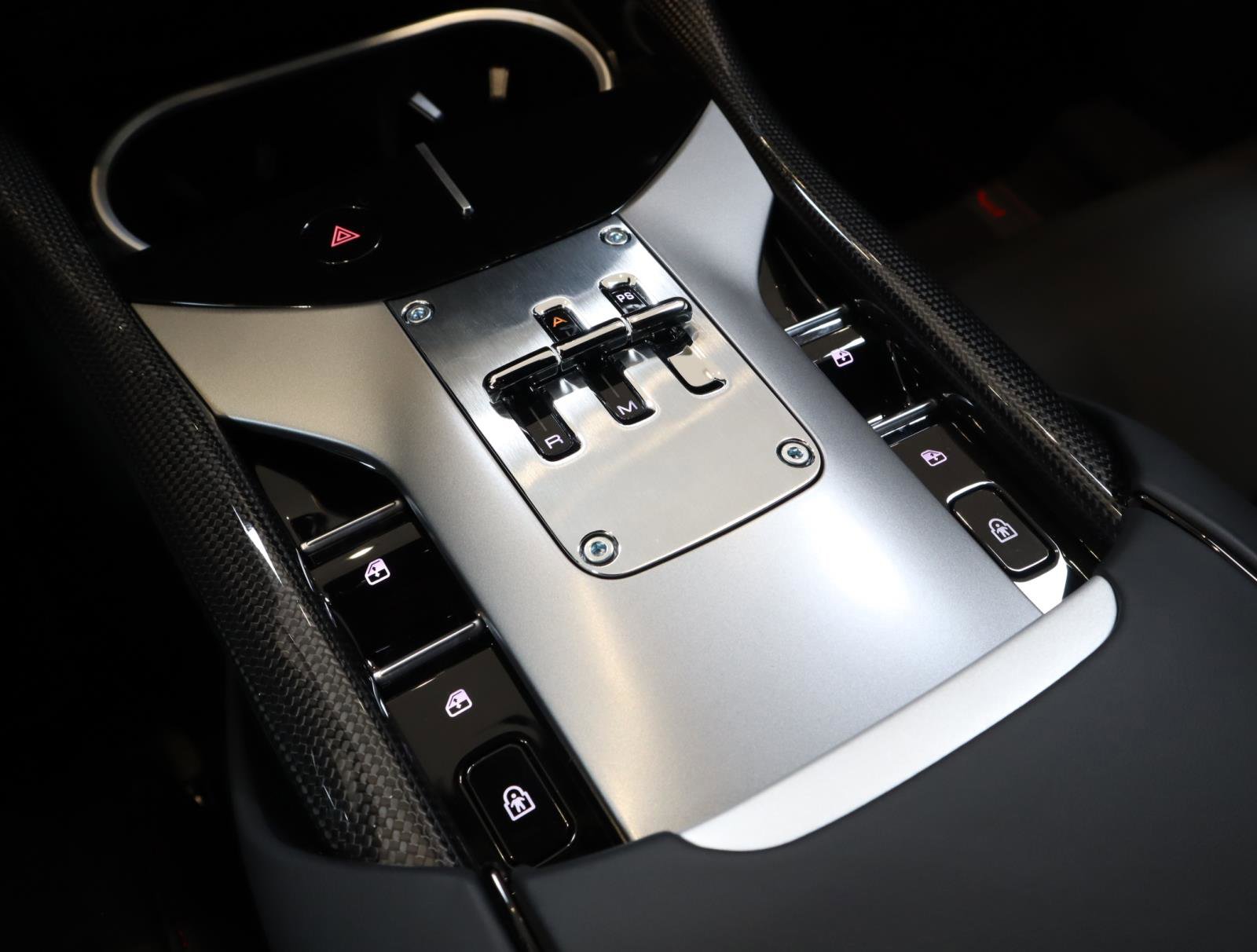 Certified 2025 Ferrari Purosangue image 32