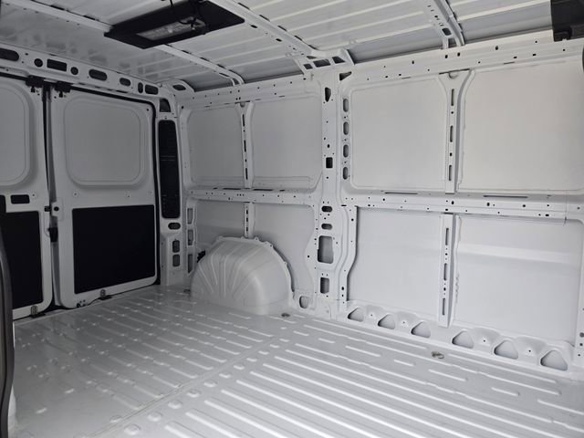Used 2025 RAM ProMaster 2500 w/ Premium Convenience Group image 30