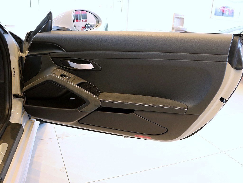 Used 2020 Porsche 718 Cayman GT4 image 59