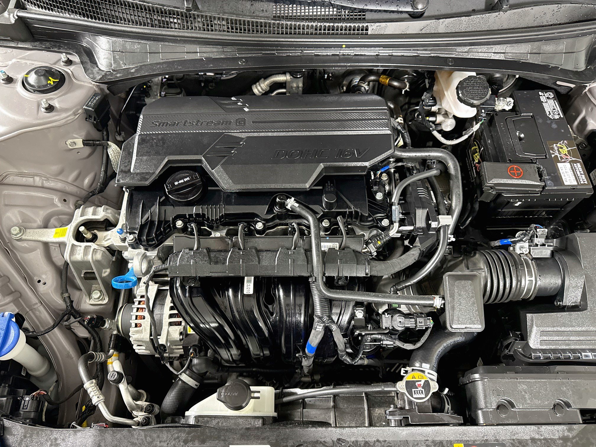 Used 2025 Hyundai Elantra SE FWD image 38
