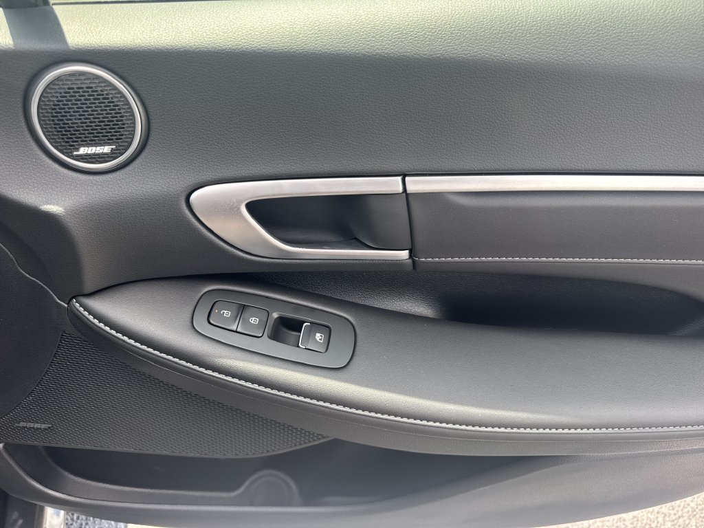 Used 2025 Hyundai Sonata Limited FWD image 13
