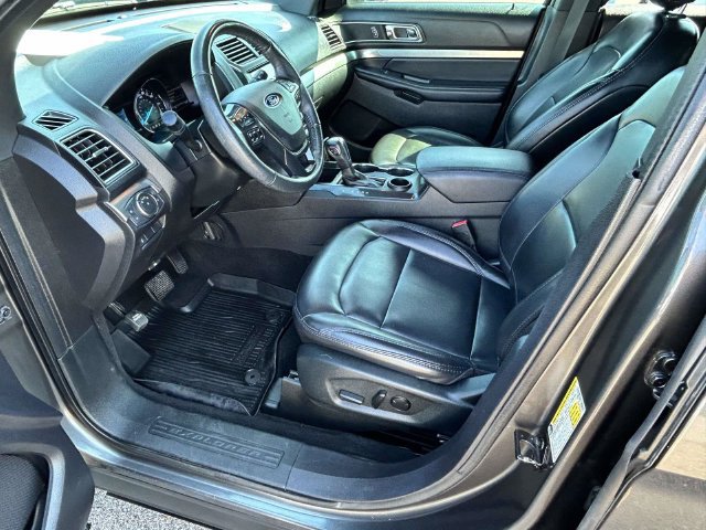 Certified 2019 Ford Explorer XLT w/ Equipment Group 202A FWD image 24