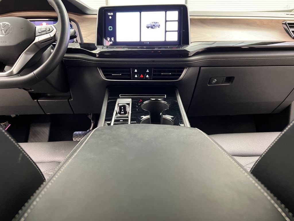 Used 2025 Volkswagen Atlas SE FWD image 48