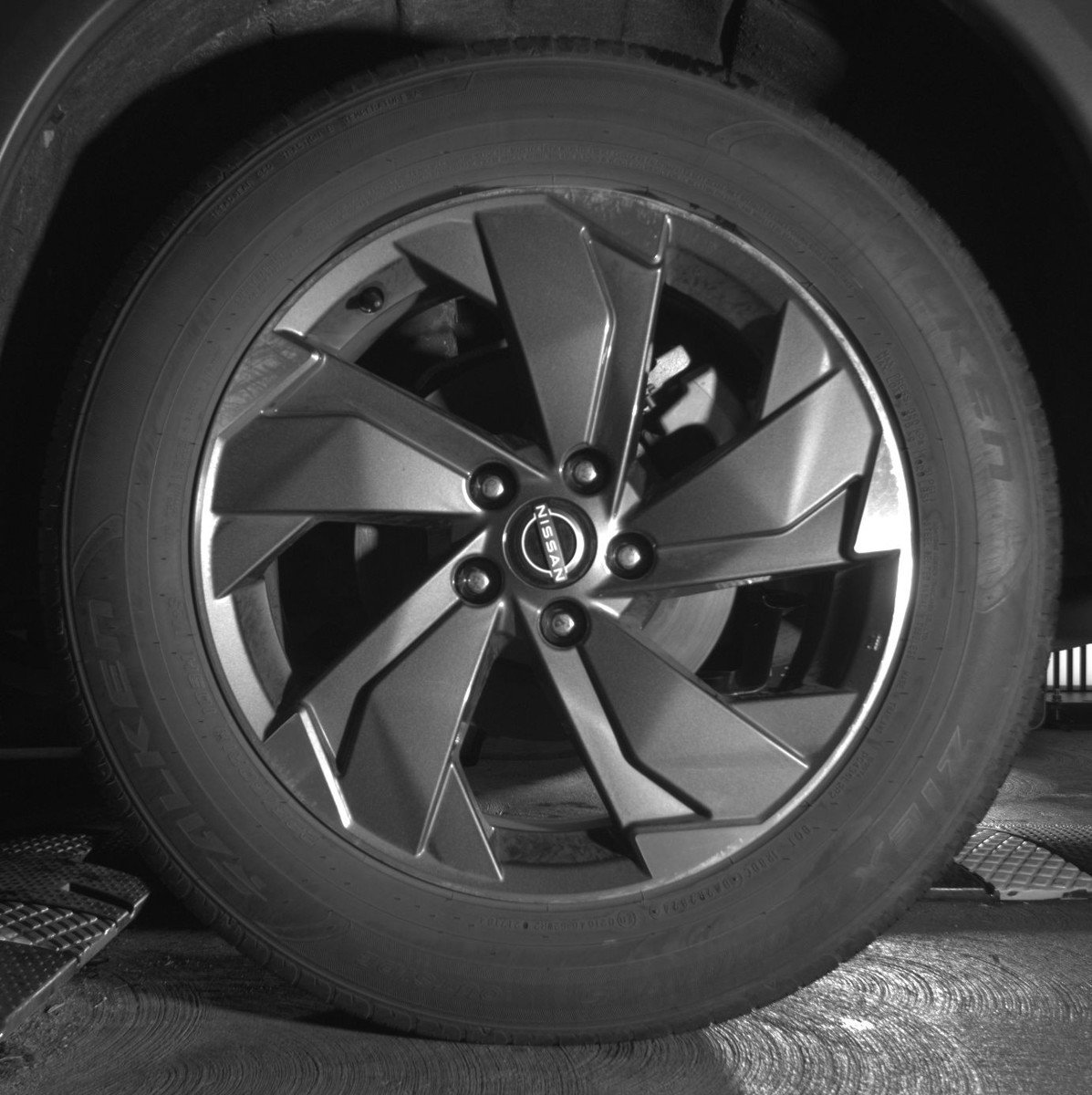 Used 2025 Nissan Rogue SV FWD image 14