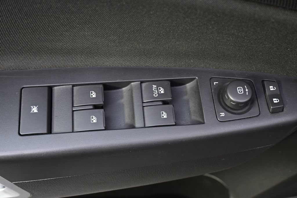 Used 2014 Chevrolet Captiva Sport LS FWD image 23