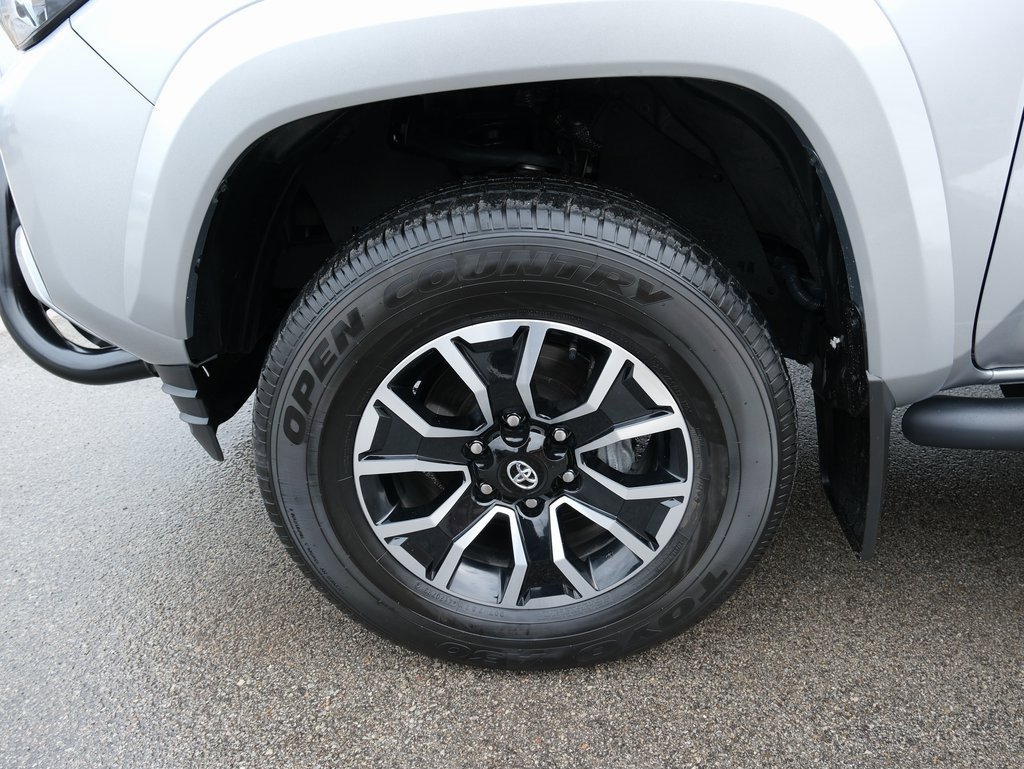 Used 2023 Toyota Tacoma TRD Sport w/ Advanced Technology Package image 13