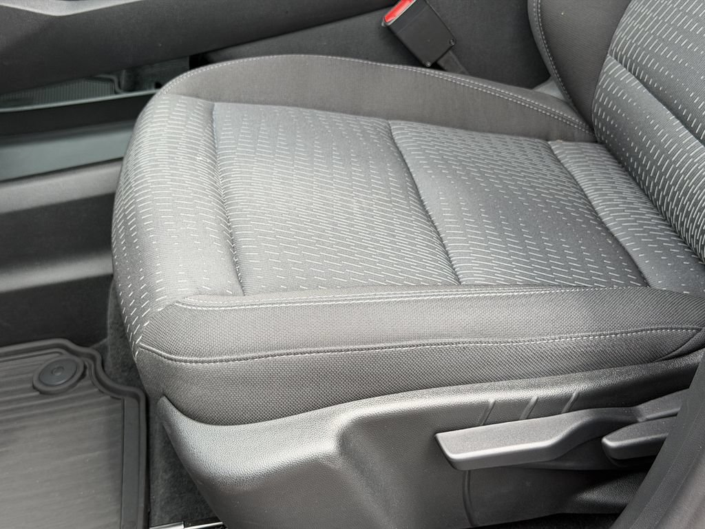 Used 2026 Chevrolet Equinox LT FWD image 24
