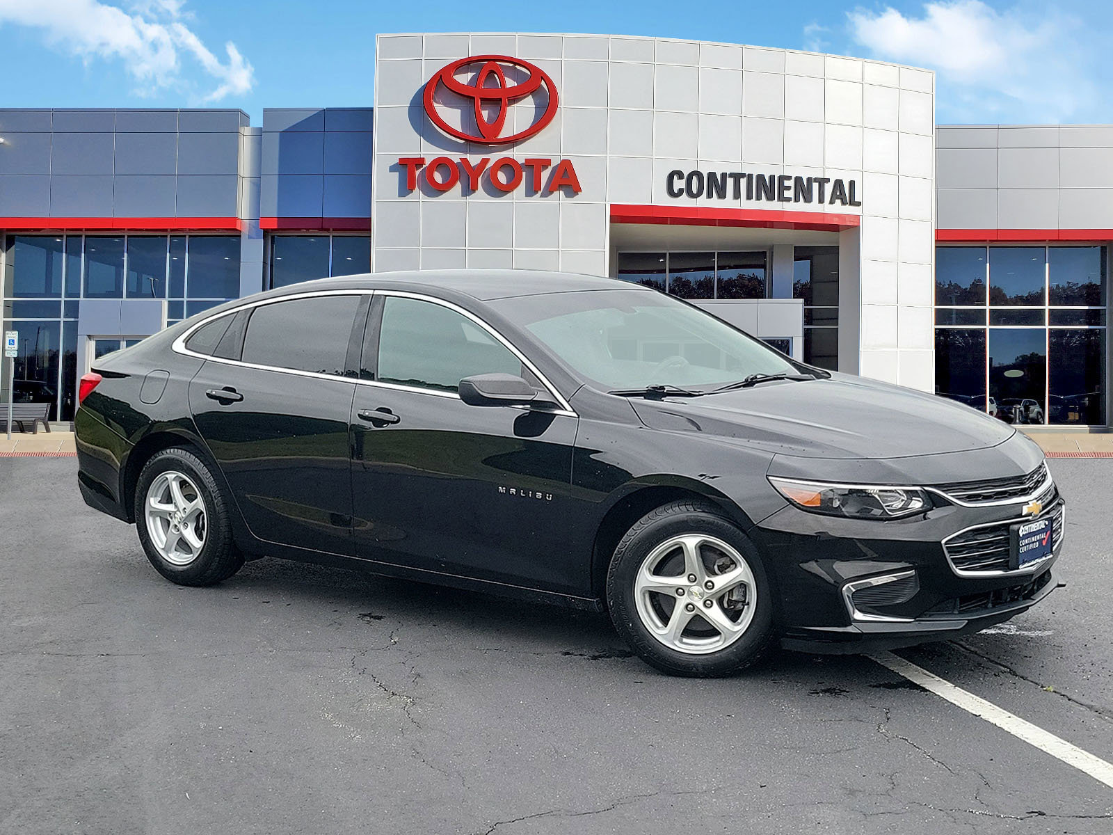 Used 2018 Chevrolet Malibu LS w/ LPO, Convenience Package 1 FWD image 2