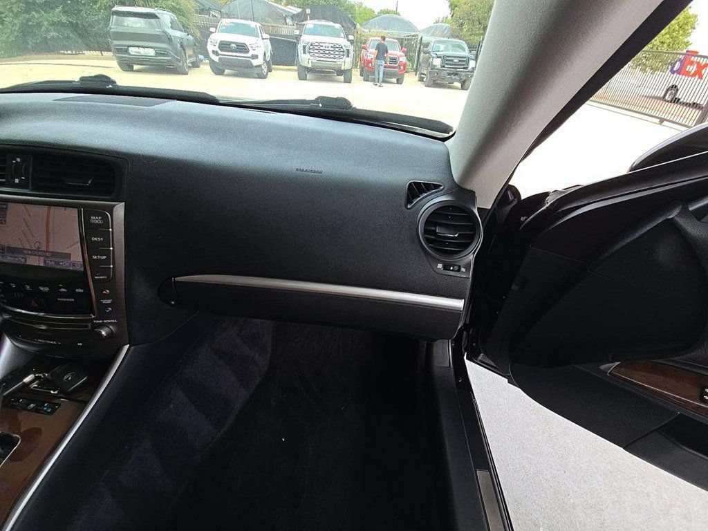 Used 2013 Lexus IS 250C w/ Luxury Pkg RWD image 12