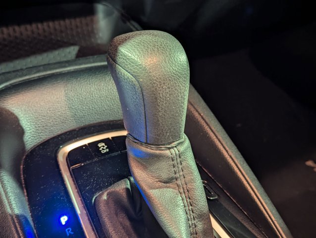 Used 2020 Toyota Corolla LE image 19