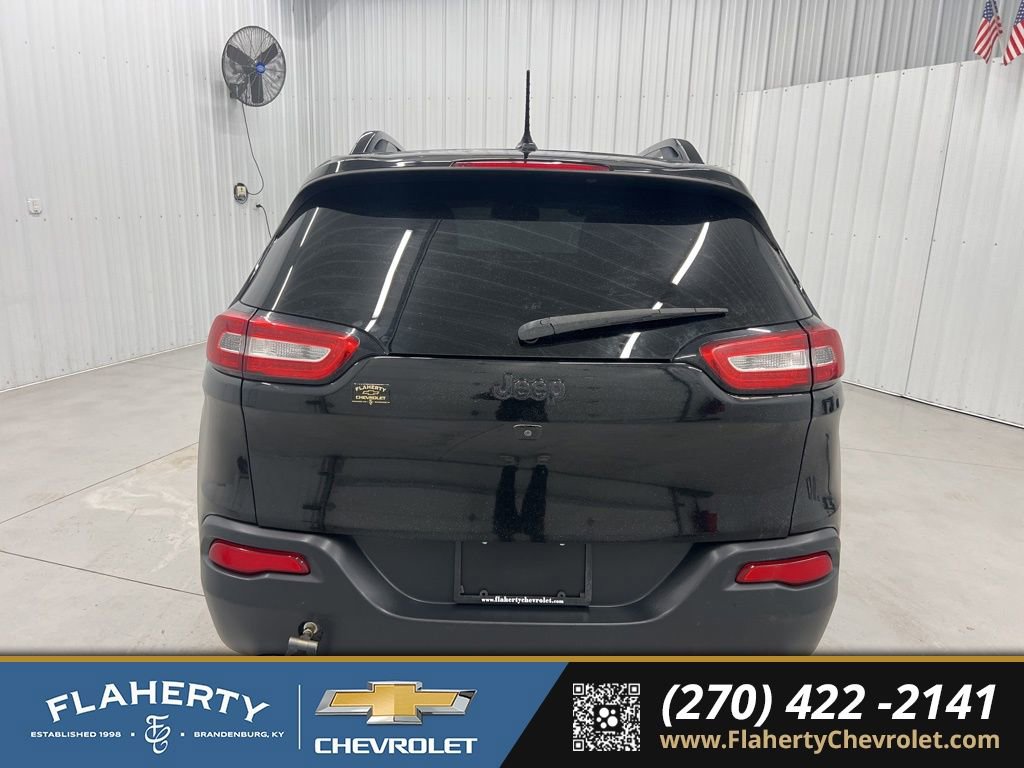 Used 2018 Jeep Cherokee Latitude w/ Altitude Package image 4