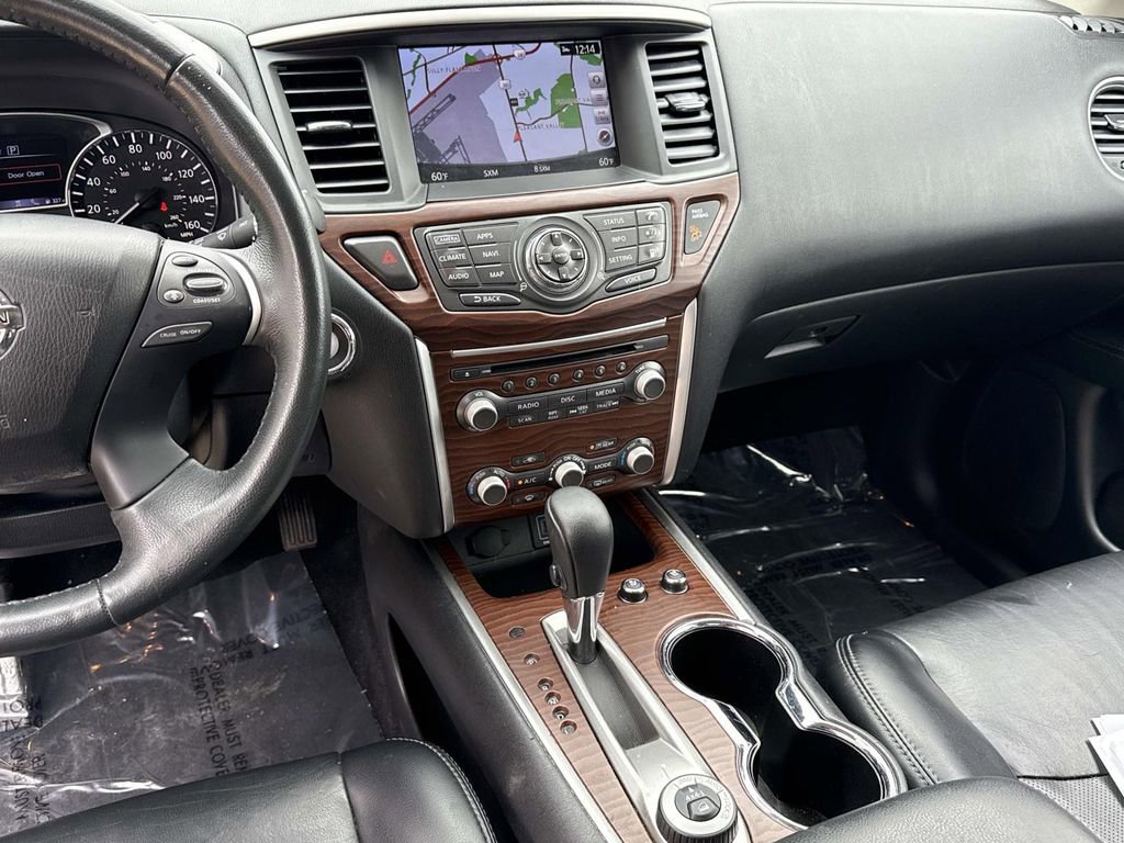 Used 2018 Nissan Pathfinder Platinum image 12