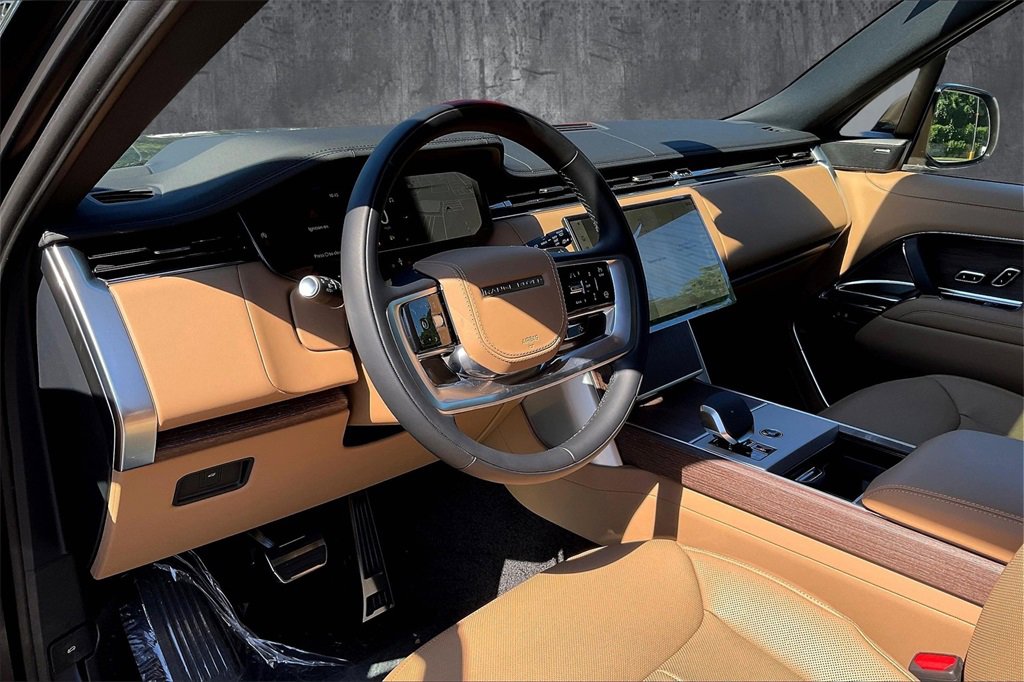 New 2025 Land Rover Range Rover Long Wheelbase SE image 7