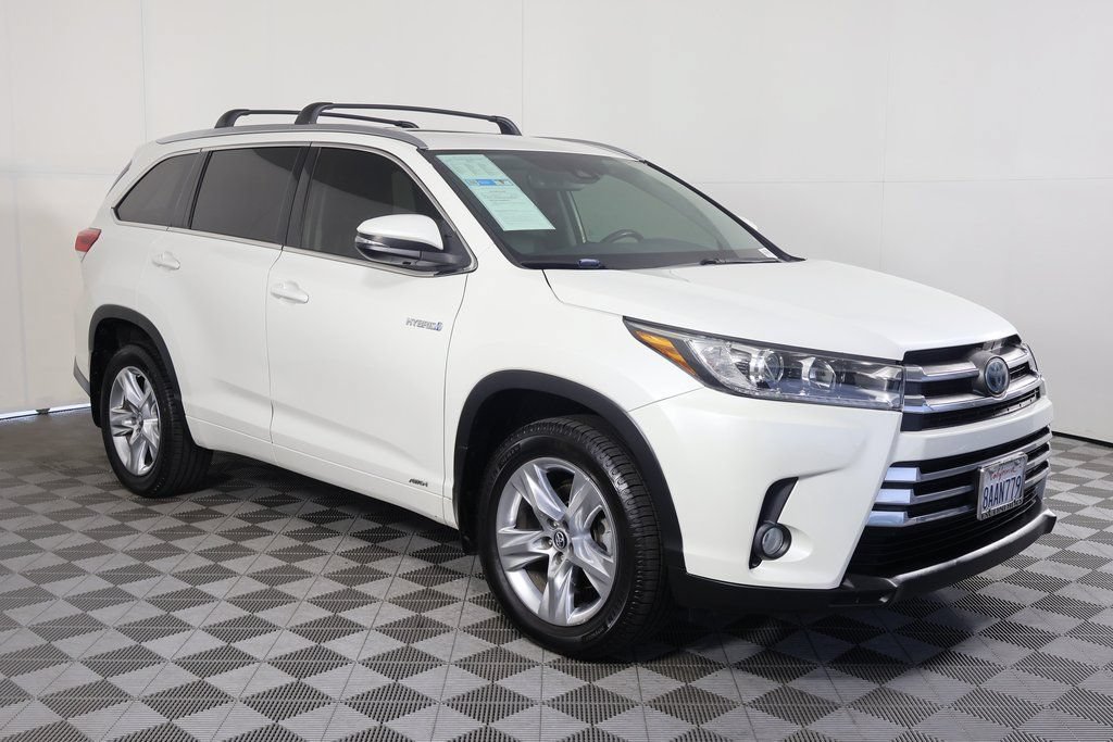 Used 2017 Toyota Highlander Limited w/ Carpet Mat Package AWD/4WD image 3