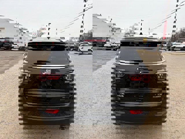 Used 2022 Jeep Compass Limited image 5