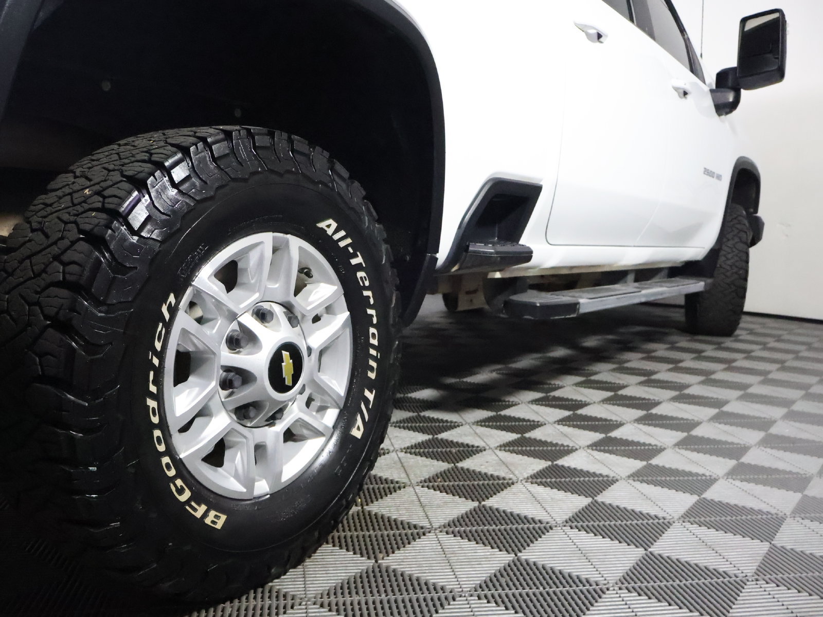 Used 2022 Chevrolet Silverado 2500 LT w/ Convenience Package AWD/4WD image 9