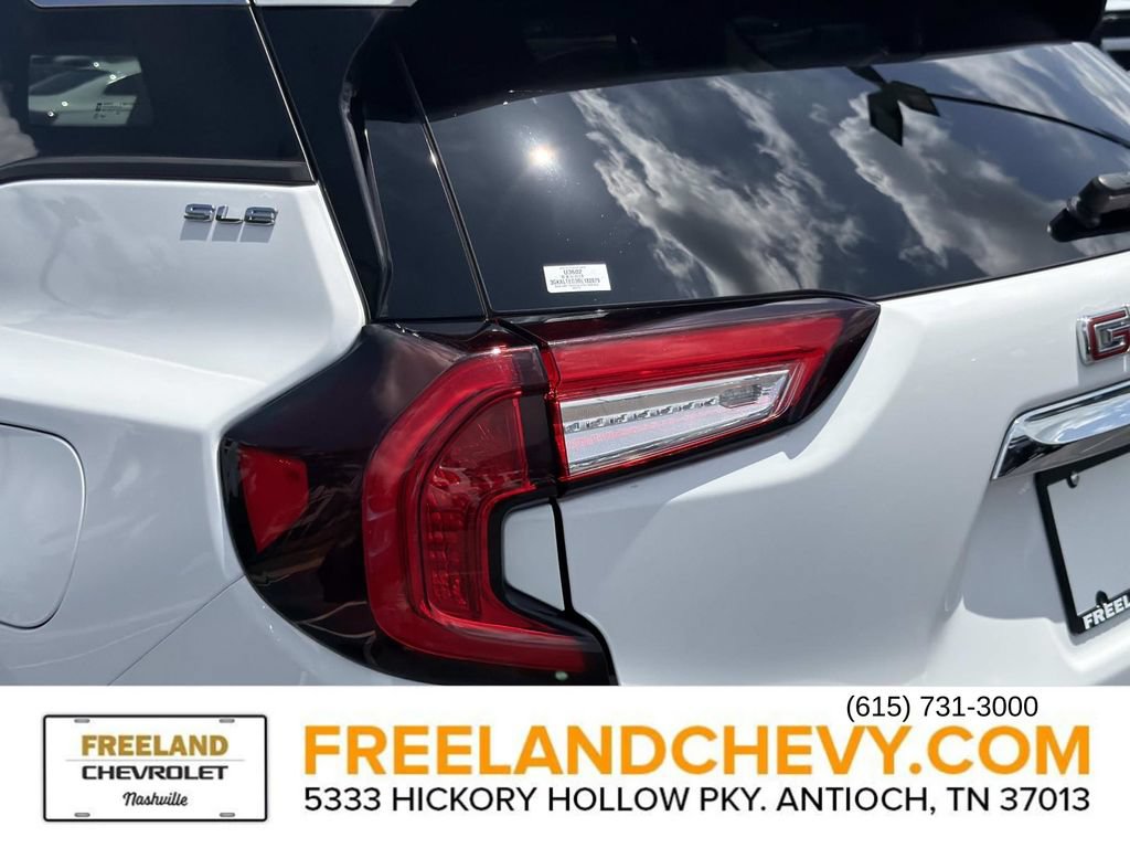 Used 2024 GMC Terrain SLE AWD/4WD image 12