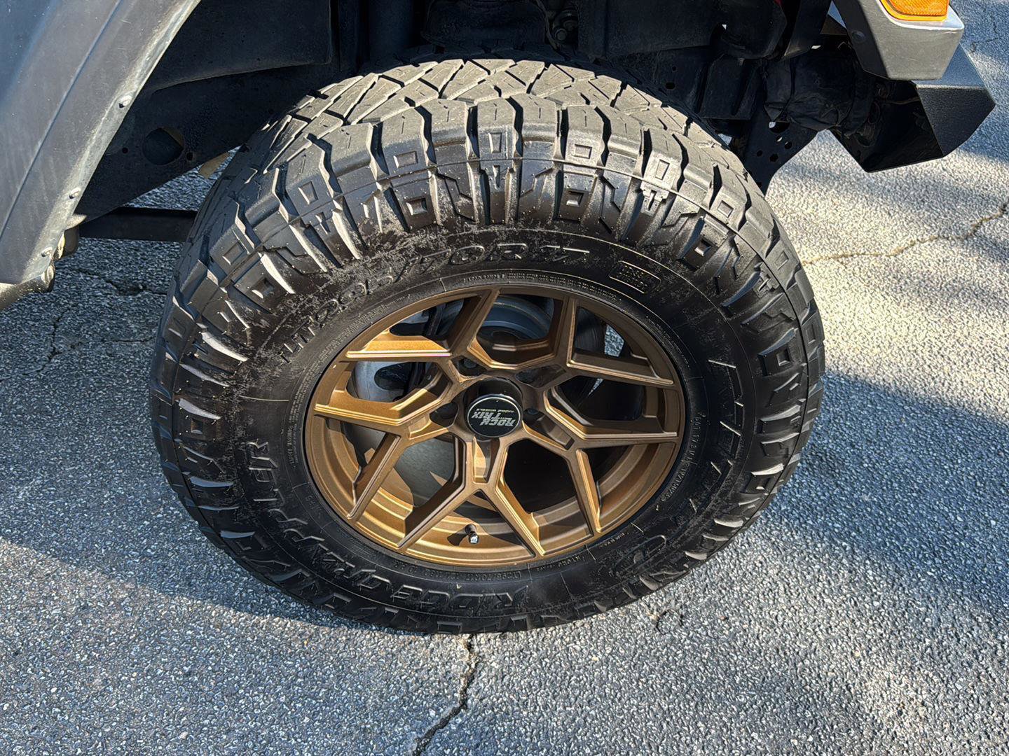 Used 2020 Jeep Wrangler Sport image 29