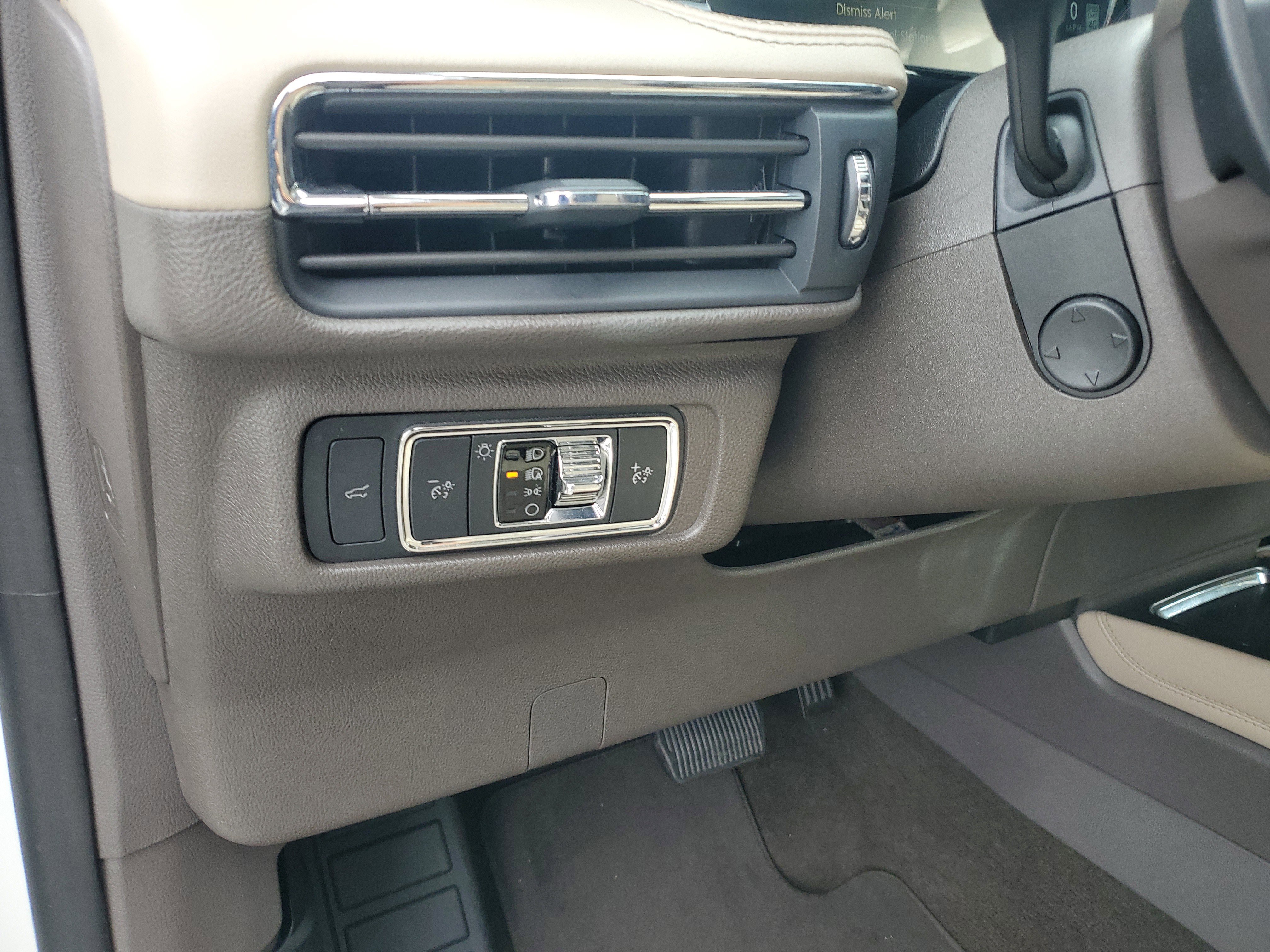 Certified 2022 Lincoln Corsair Reserve image 18