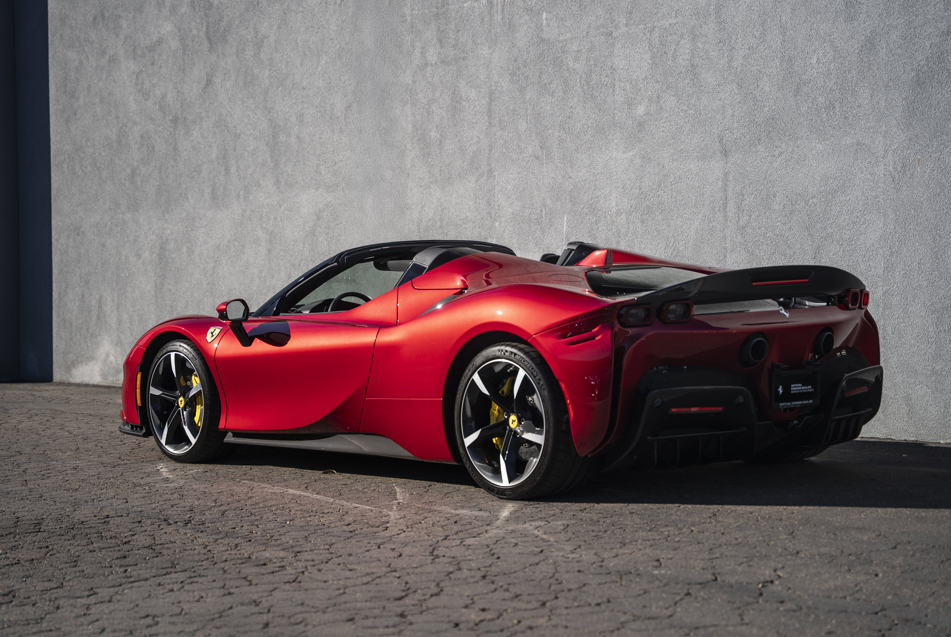 Used 2022 Ferrari SF90 Spider image 4