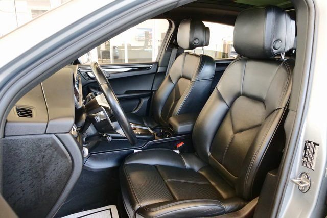 Used 2021 Porsche Macan image 10