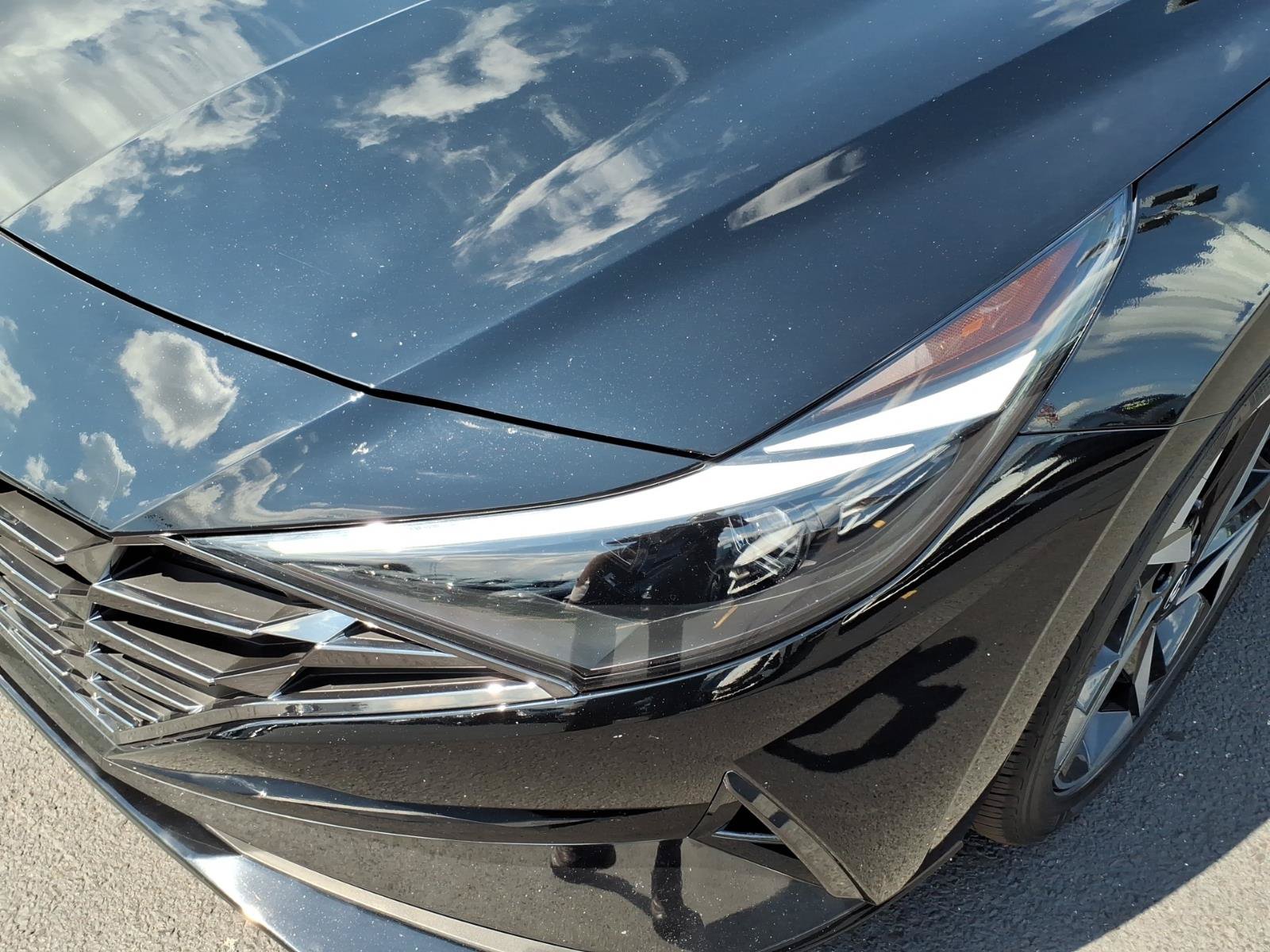 Certified 2023 Hyundai Elantra Limited w/ Cargo Package FWD image 11