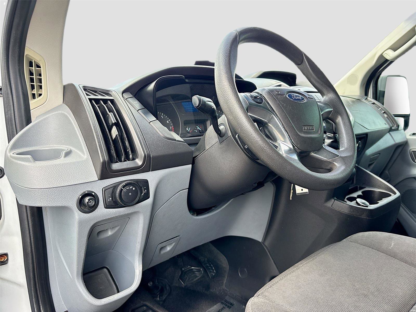 Used 2017 Ford Transit 350 XLT RWD image 9