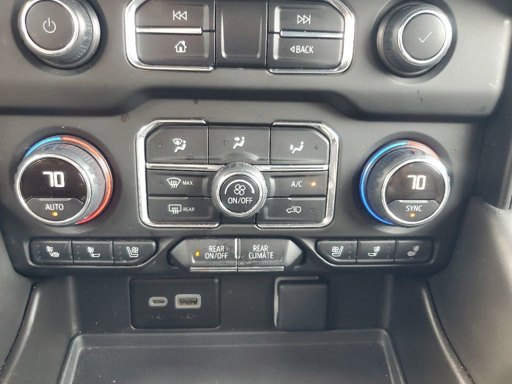 Used 2024 Chevrolet Tahoe Premier AWD/4WD image 28