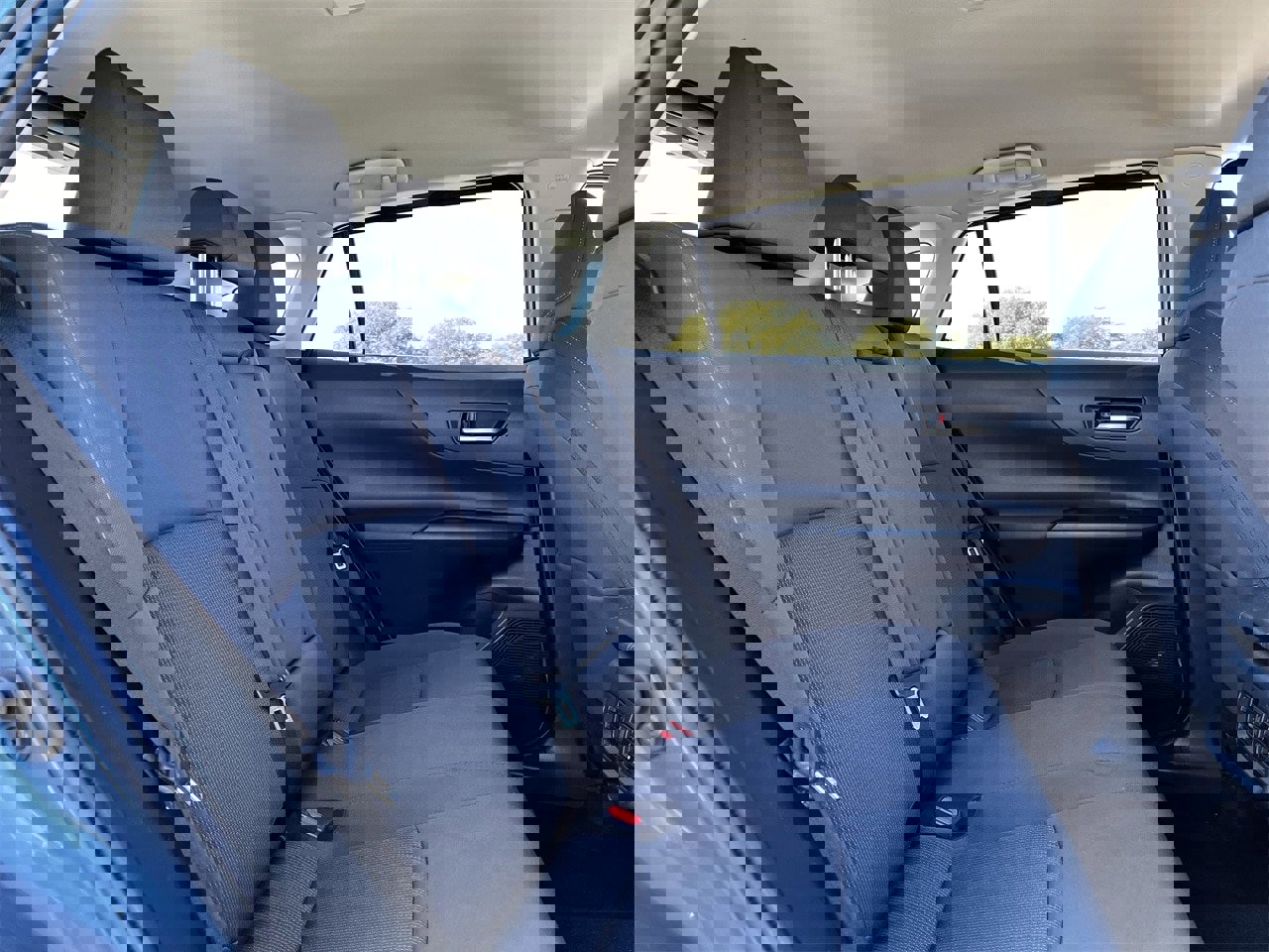 Used 2021 Toyota Venza LE image 26