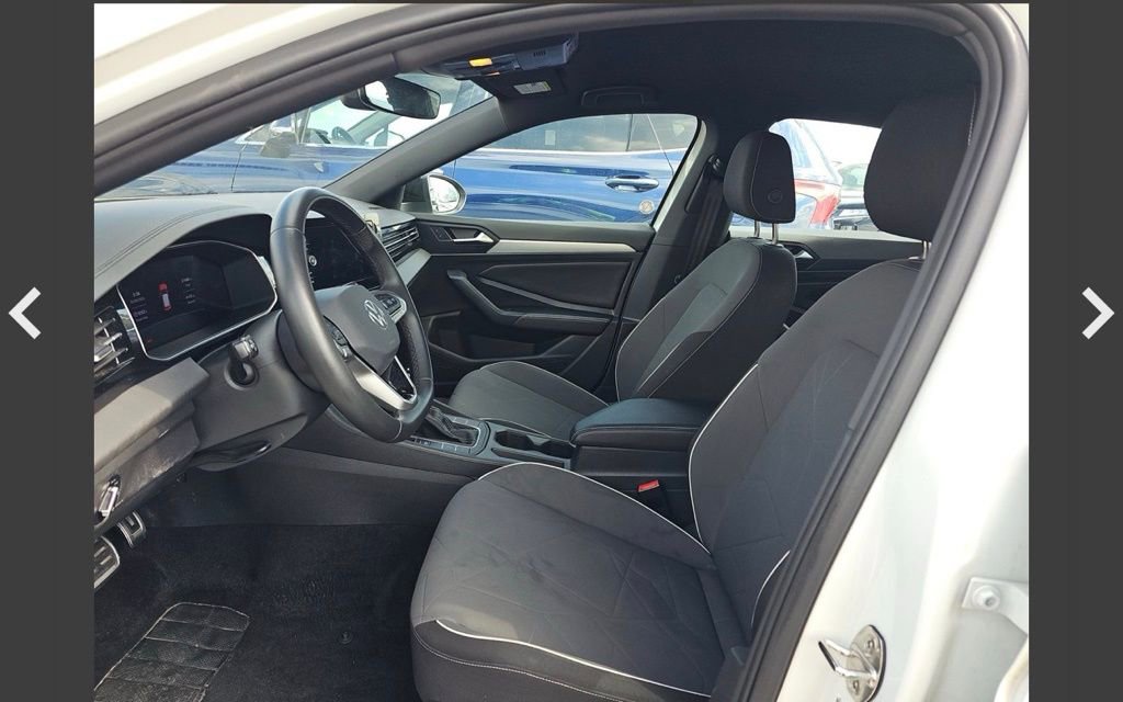 Used 2025 Volkswagen Jetta Sport image 11