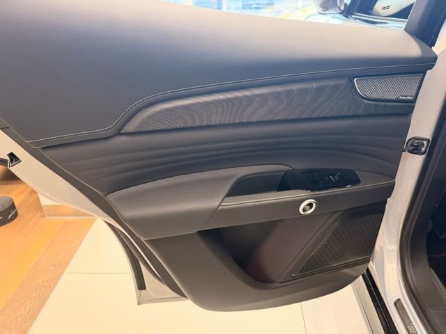 Used 2025 Maserati Grecale Modena image 8