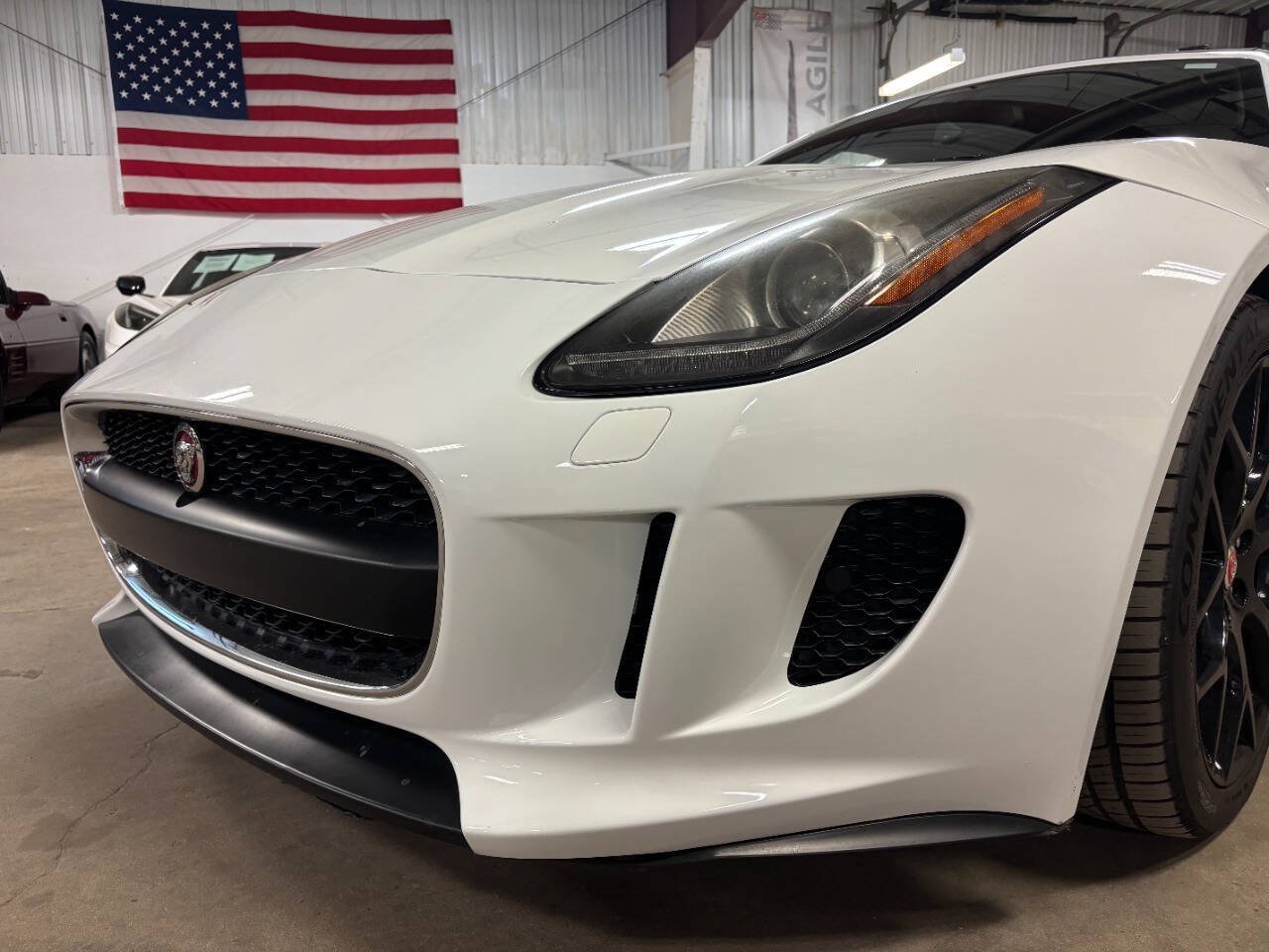 Used 2014 Jaguar F-TYPE Convertible RWD image 10