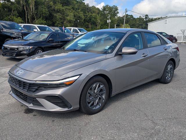 Used 2024 Hyundai Elantra SEL FWD image 8