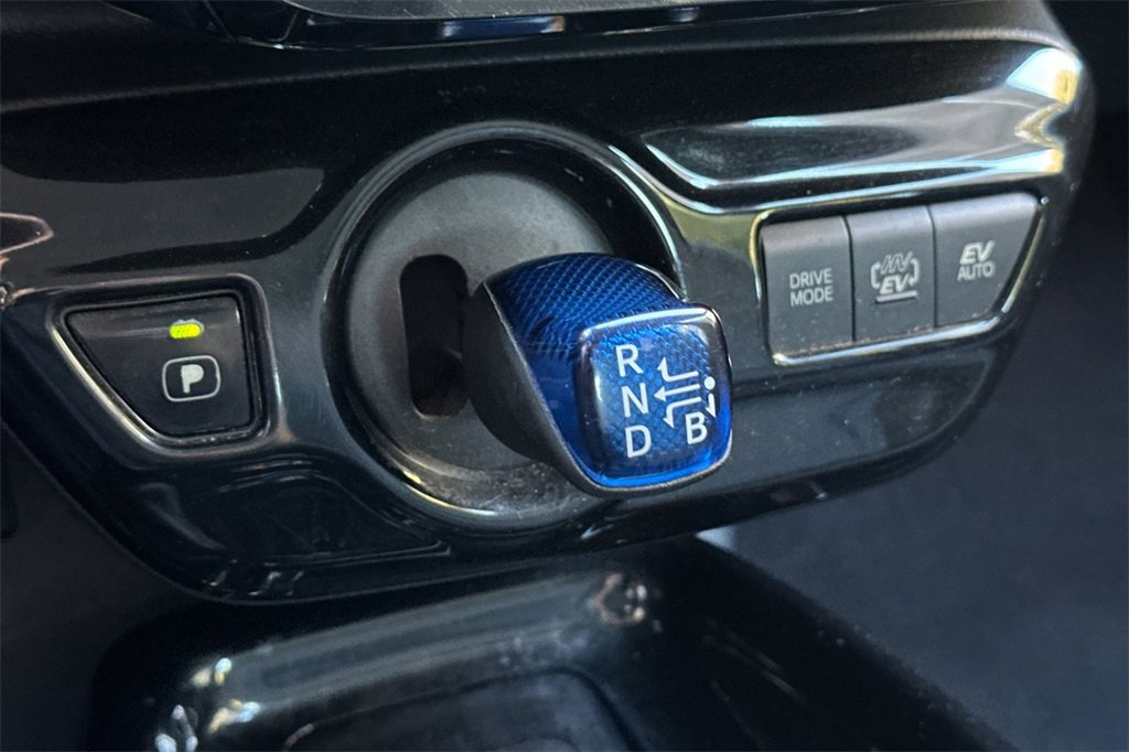 Used 2017 Toyota Prius Prime Premium image 21
