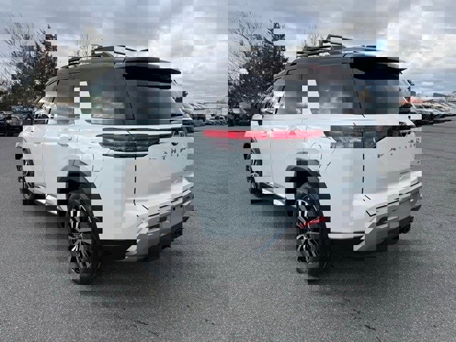 New 2025 Nissan Pathfinder Platinum w/ Cargo Package image 7