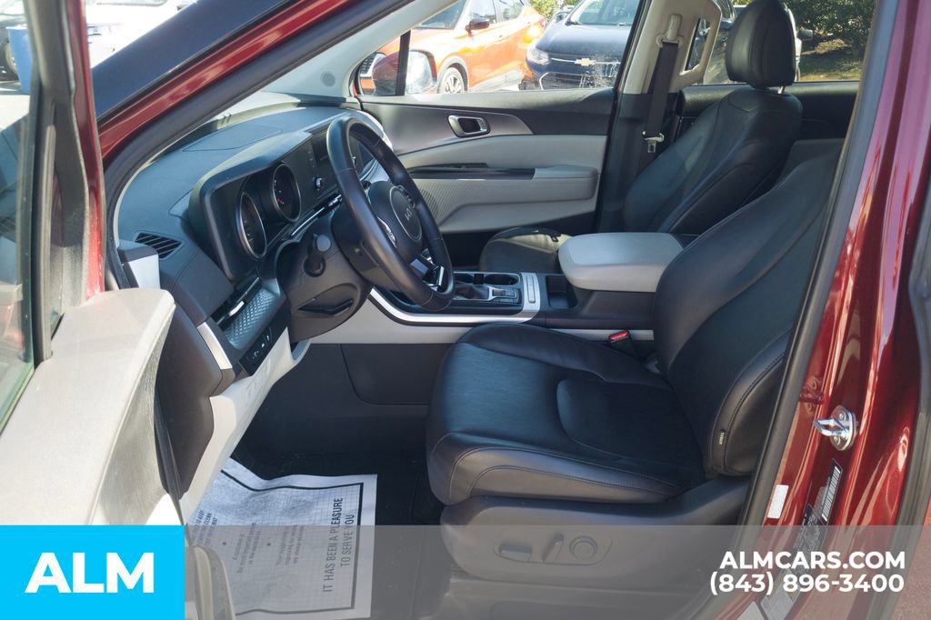 Used 2024 Kia Carnival LX image 15