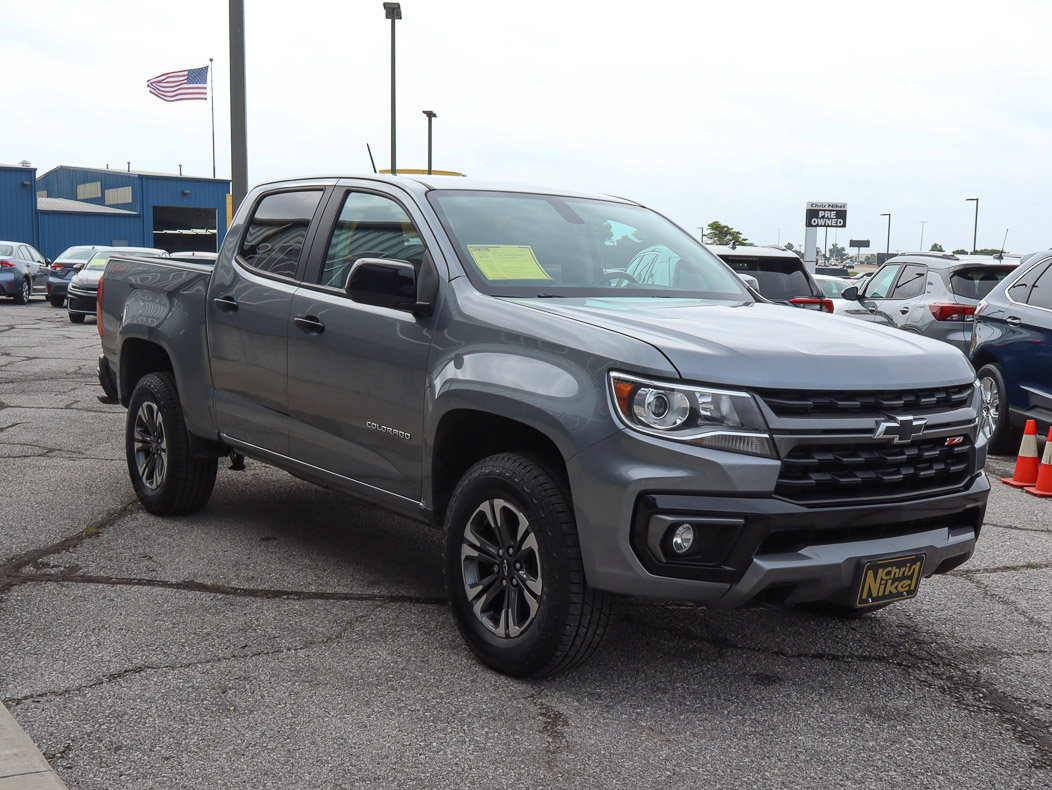 Used 2022 Chevrolet Colorado Z71 AWD/4WD image 3