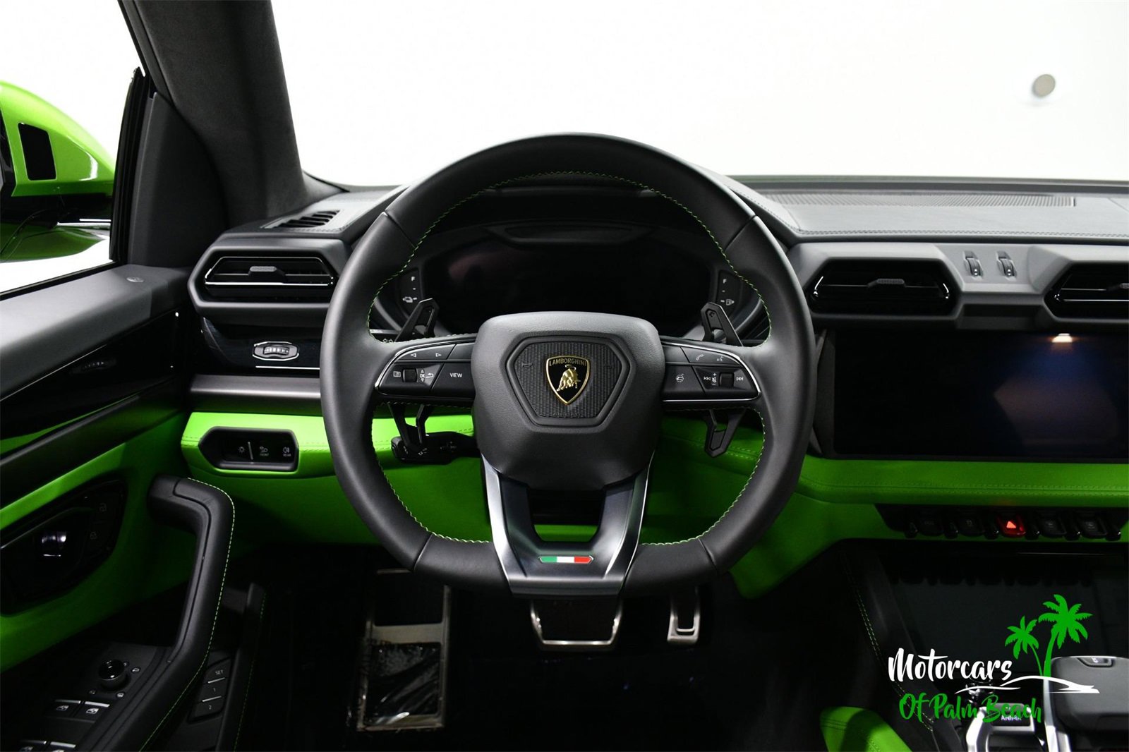 Used 2025 Lamborghini Urus SE image 27
