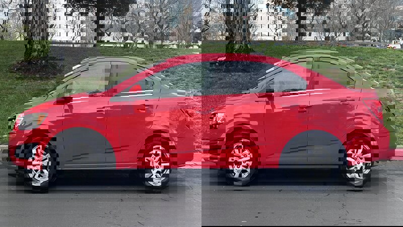 Used 2015 Chevrolet Sonic LT image 5