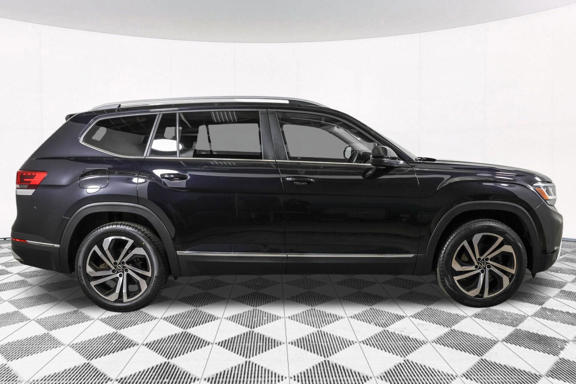 Used 2022 Volkswagen Atlas SEL AWD/4WD image 13