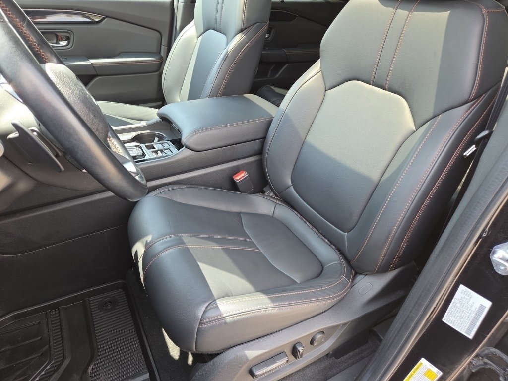 Certified 2025 Honda Pilot TrailSport image 8