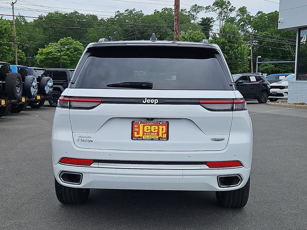 Certified 2025 Jeep Grand Cherokee Summit w/ Luxury Tech Group V AWD/4WD image 5