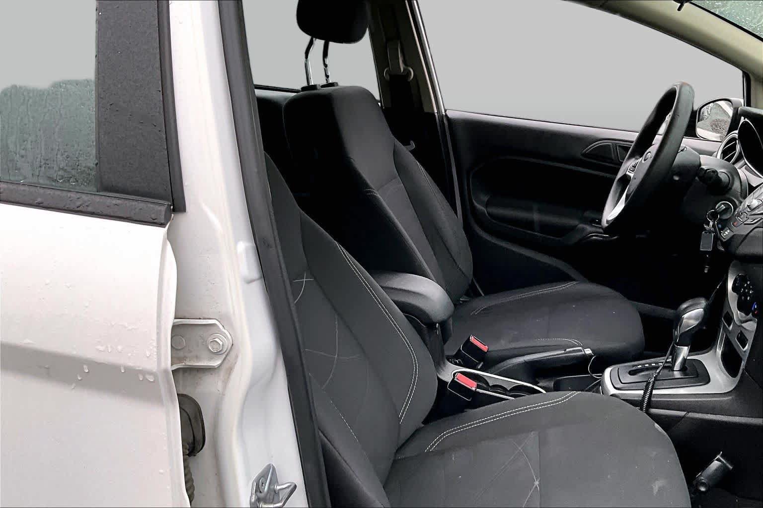 Used 2017 Ford Fiesta SE FWD image 9