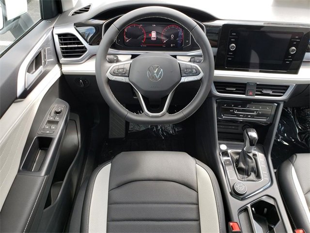 New 2025 Volkswagen Taos SEL image 10